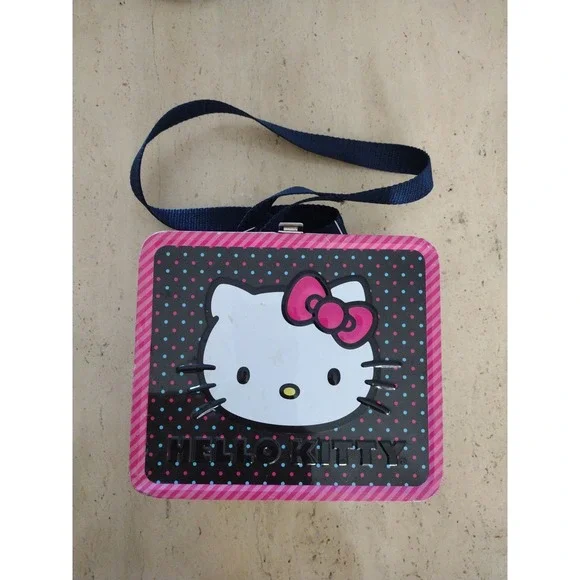 Hello Kitty By Sanrio Pink Bow All Over Print Lunch Box Tin Approx 8"x7"x 4" - Picture 2 of 14
